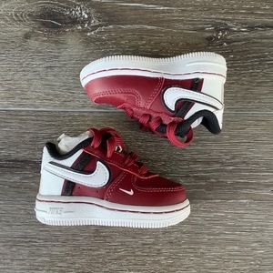 Nike Force 1 LV8